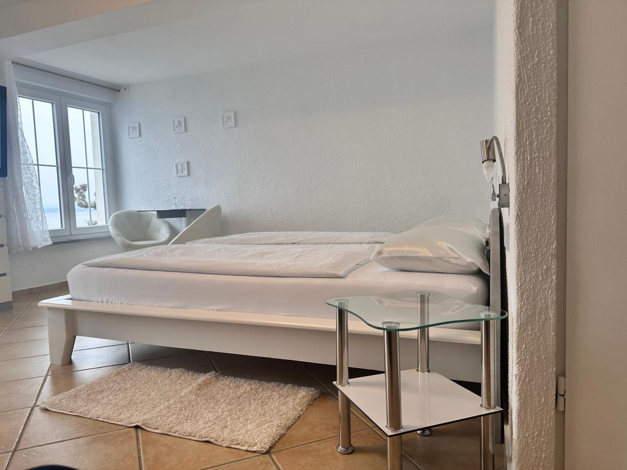 Hotel La Perla Меерсбург Екстериор снимка