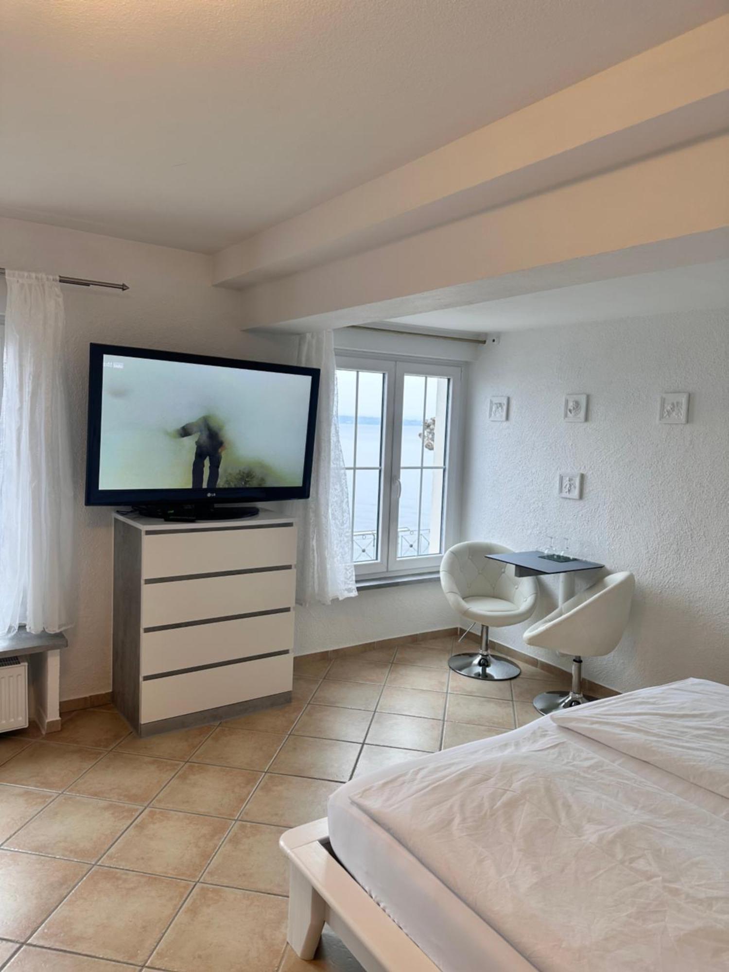 Hotel La Perla Меерсбург Екстериор снимка
