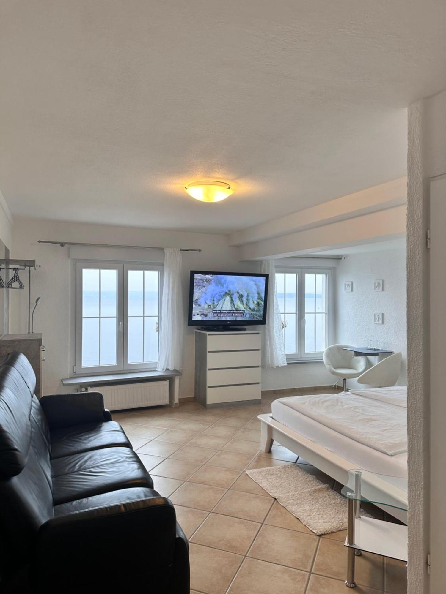 Hotel La Perla Меерсбург Екстериор снимка