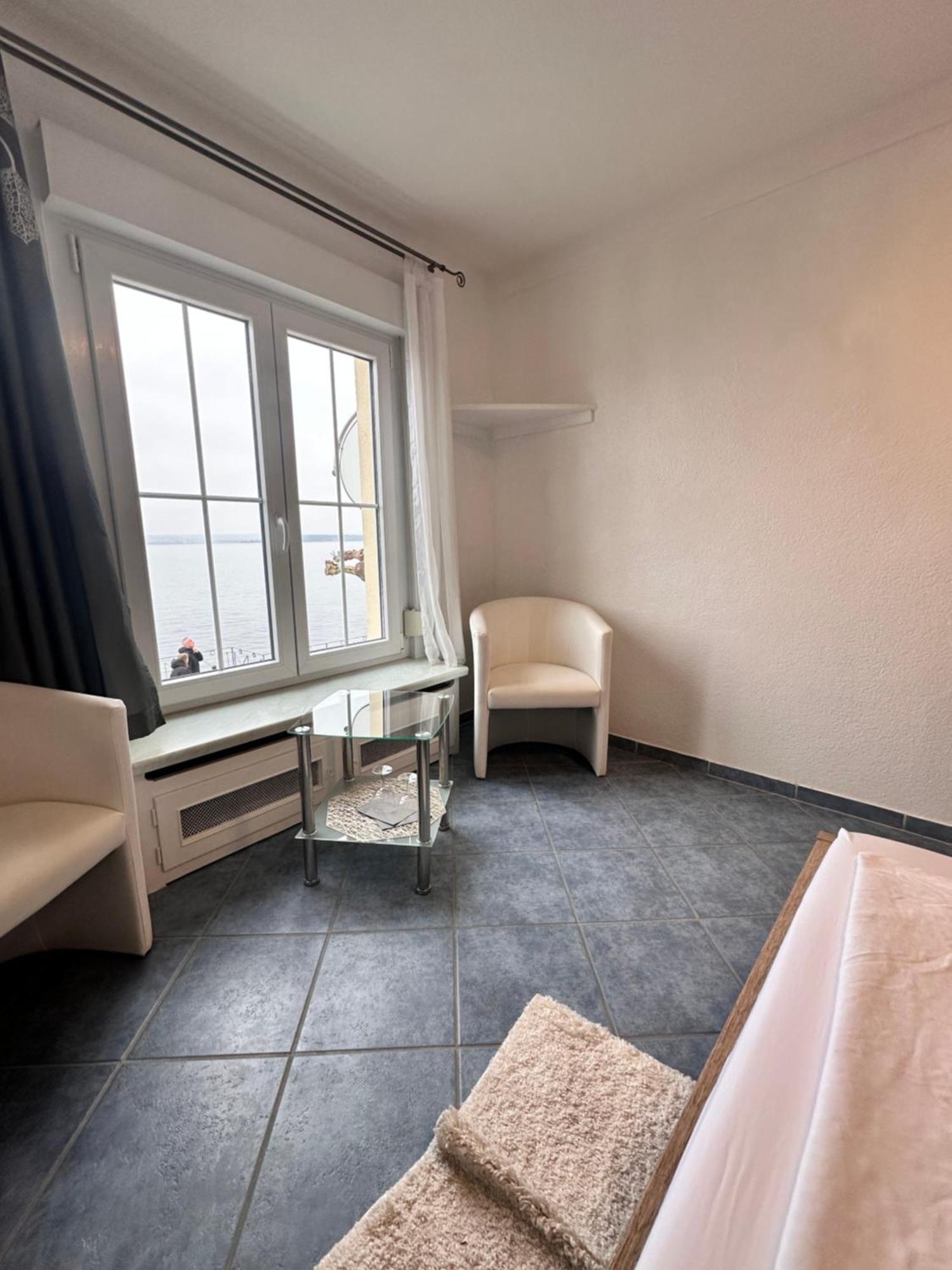 Hotel La Perla Меерсбург Екстериор снимка