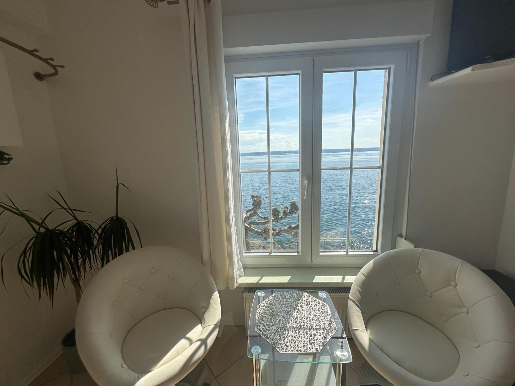 Hotel La Perla Меерсбург Екстериор снимка