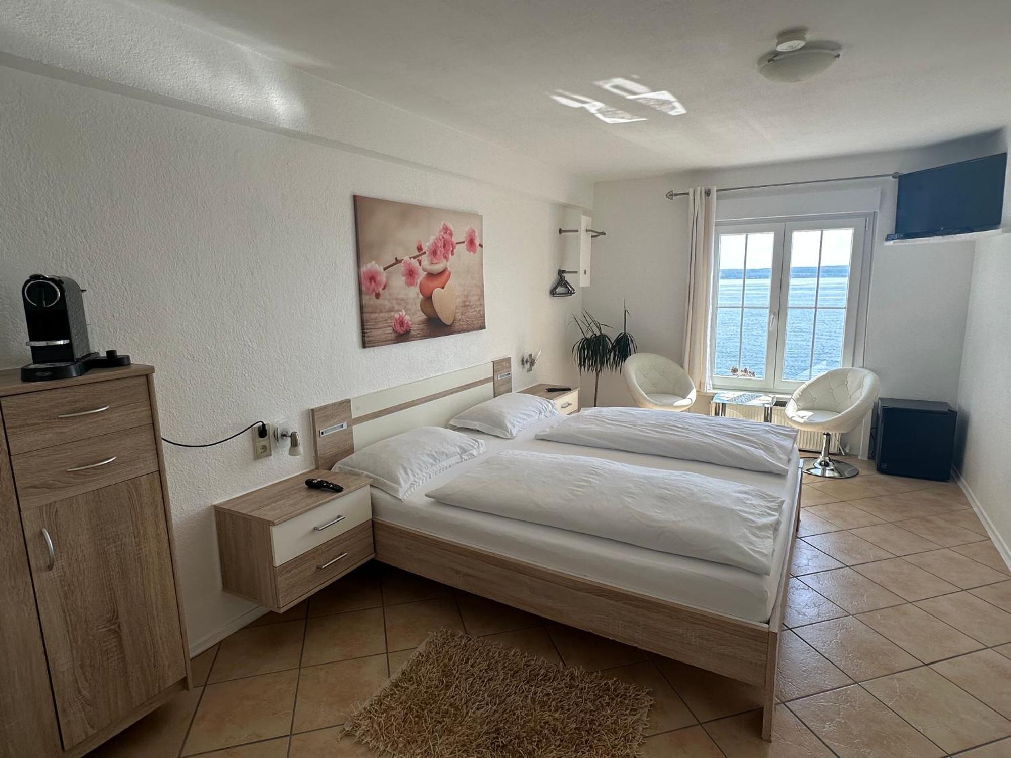 Hotel La Perla Меерсбург Екстериор снимка