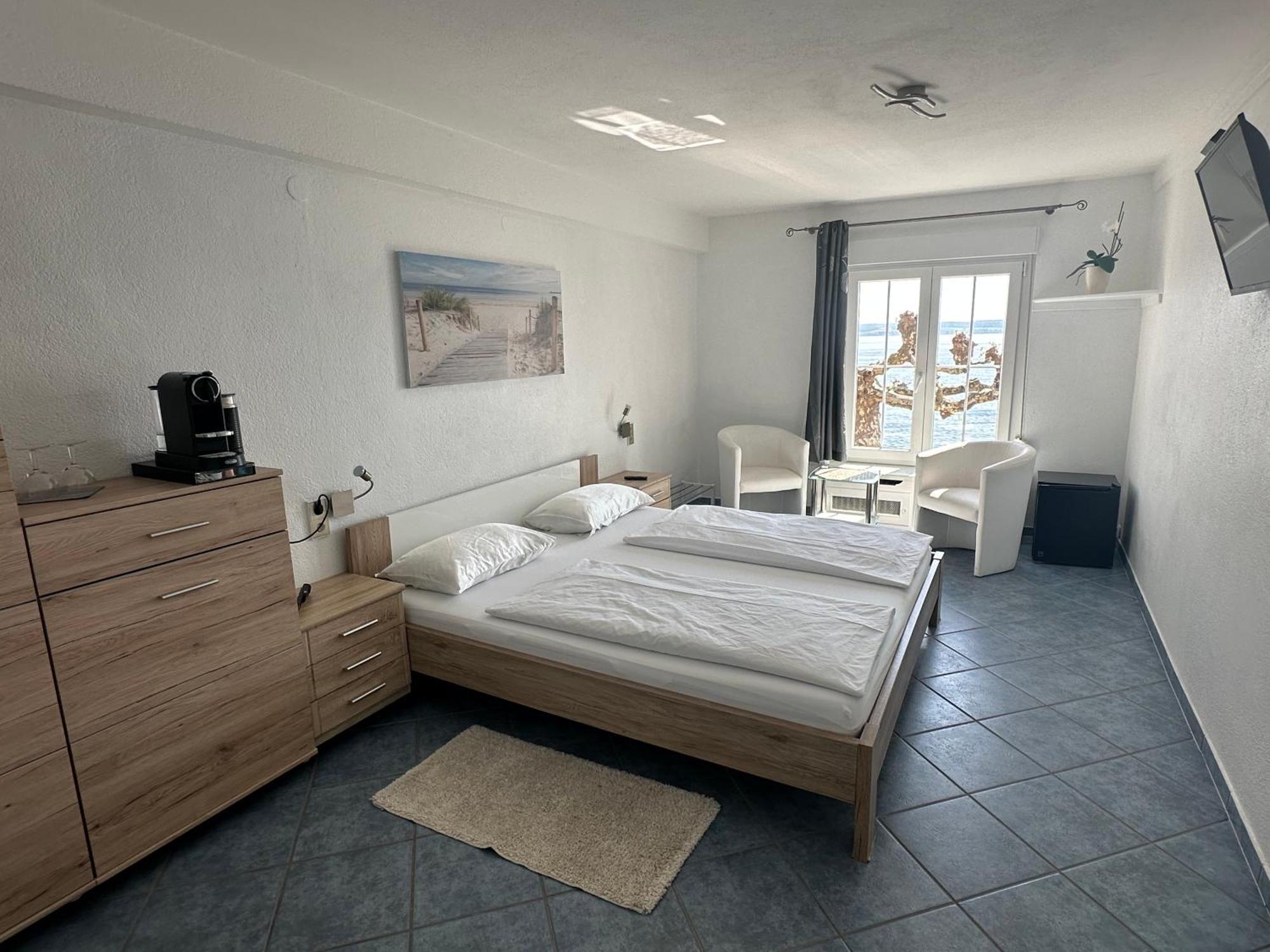 Hotel La Perla Меерсбург Екстериор снимка